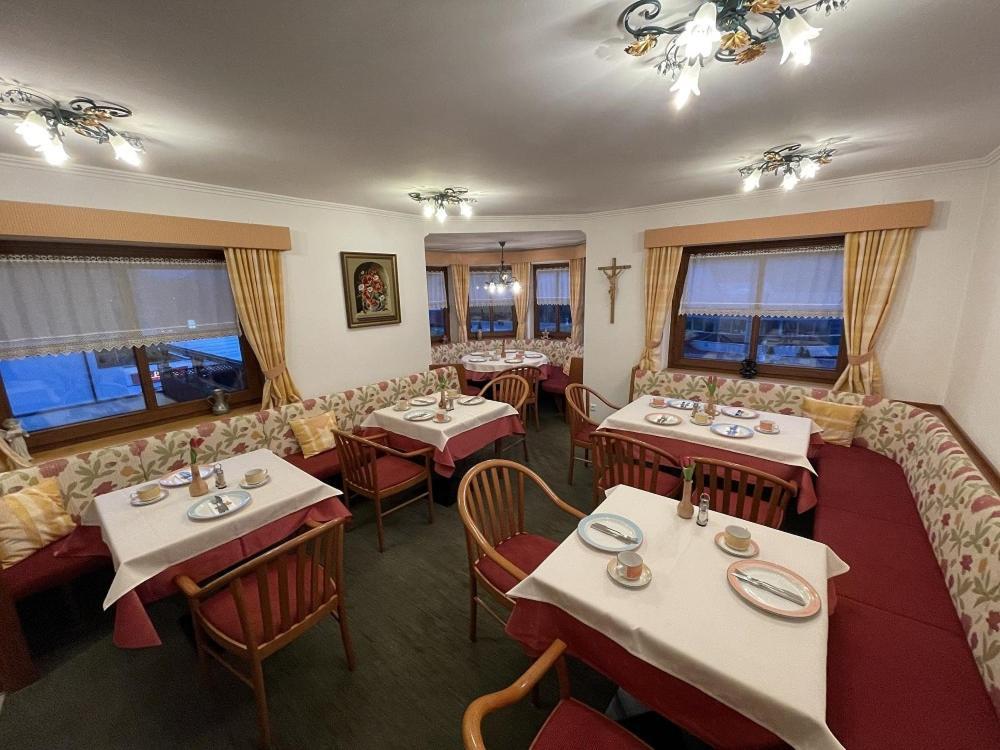 Restaurant-Pension Dorfwirt Bad Kleinkirchheim Exteriör bild