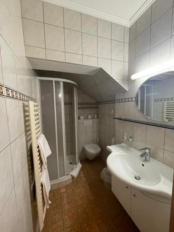 Restaurant-Pension Dorfwirt Bad Kleinkirchheim Rum bild